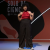 Alicia Otero en un momento de su monólogo en la final española del certamen "Solo de Ciencia" 2025