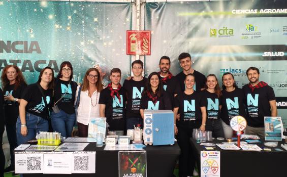 foto de grupo del IA2 en la Noche Europea de los Investigadores e Investigadoras 2025