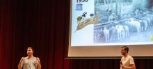David López Carbonell y Manuel Sánchez Díaz durante la charla '¿Cómo vivirán los animales en las granjas del futuro? ¿Y nuestras mascotas?'