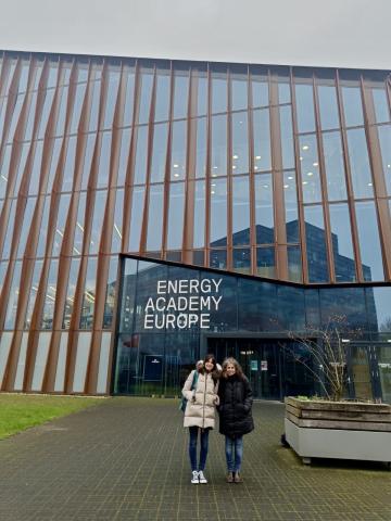 Las investigadoras Cristina Sarasa y Rosa Duarte en Groningen