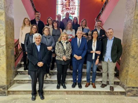 Foto de familia de la visita del consejero Angel Samper a la Facultad de Veterinaria