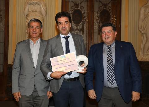 FJ García Ramos recibe premio a la Innovación de la Alianza Agroalimentaria Aragonesa en nombre de la EPSH