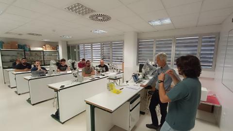 imagen de los participantes en el curso durante una de las clases