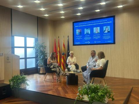 imagen de la mesa redonda moderada por Inmaculada Martín Burriel
